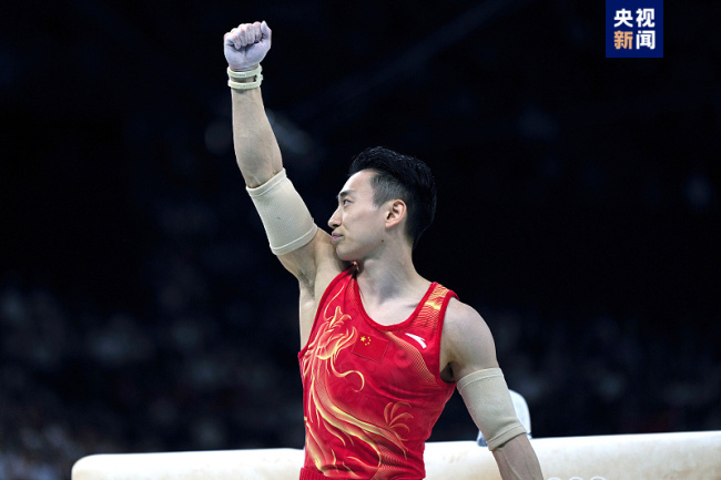奖牌+1！中国队夺竞技体操男子团体银牌