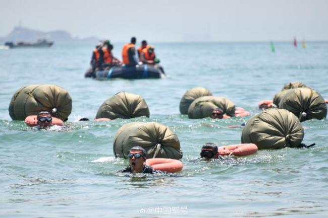 当迷彩绿遇上海之蓝 9图解锁夏日海训大片