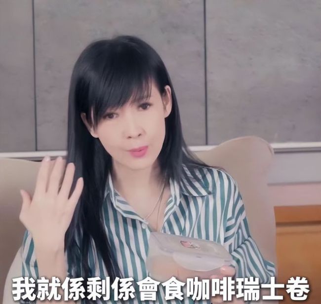 57岁周慧敏仍不敢胖：初代玉女屡遭背叛，活得太累还是人间清醒？