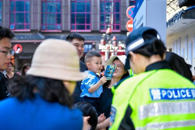 警营开放日：走进长沙坡子街派出所，体验安全防身学网红同款打卡