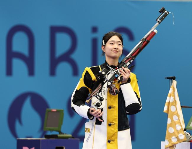 黄雨婷18岁生日捐出奥运射击服 少女冠军的温馨回馈