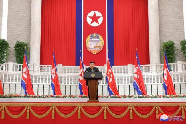 9月9日，金正恩会见党政领导干部祝贺国庆节。（图/朝中社）