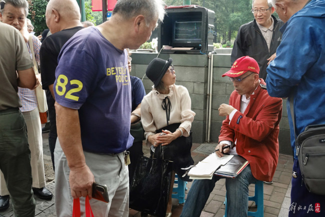 股市大热 老股民支招防“割韭菜” 明智入市避风险