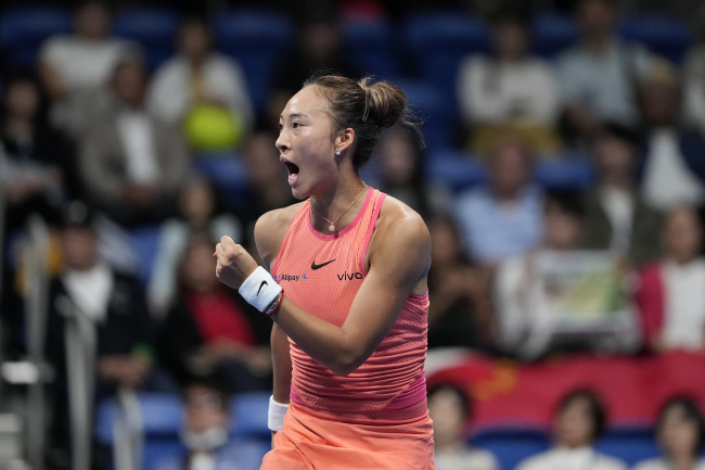 赢了！郑钦文夺得WTA500东京站冠军