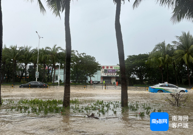 三亚熏陶局酬劳让家长暴雨天接娃 暴雨红色预警后弥留停课