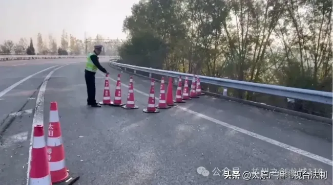 救护车遇道路封堵 交警开道护送 27分钟生死时速