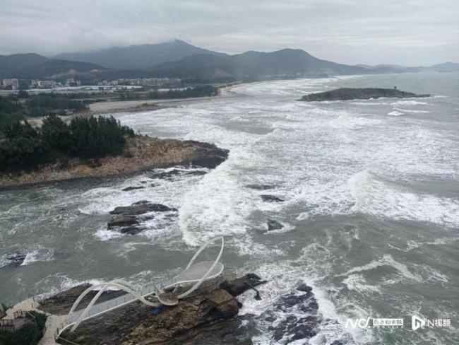 广东惠州沿海多地发生海水涌入现象 天文大潮叠加台风影响