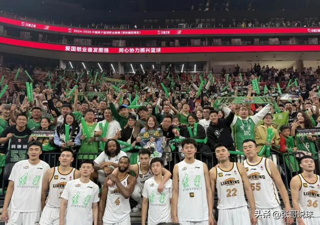 CBA：辽宁100-93逆转深圳 辽宁四连胜登顶积分榜