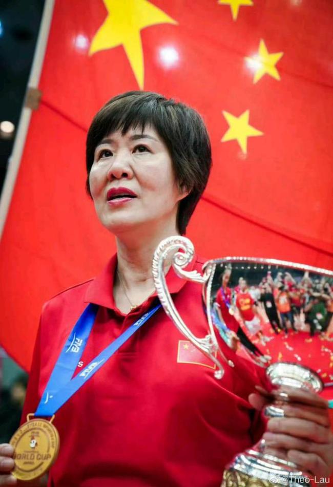全民偶像！郎平64岁生日，中国女排功勋传奇，奥林匹克送祝福