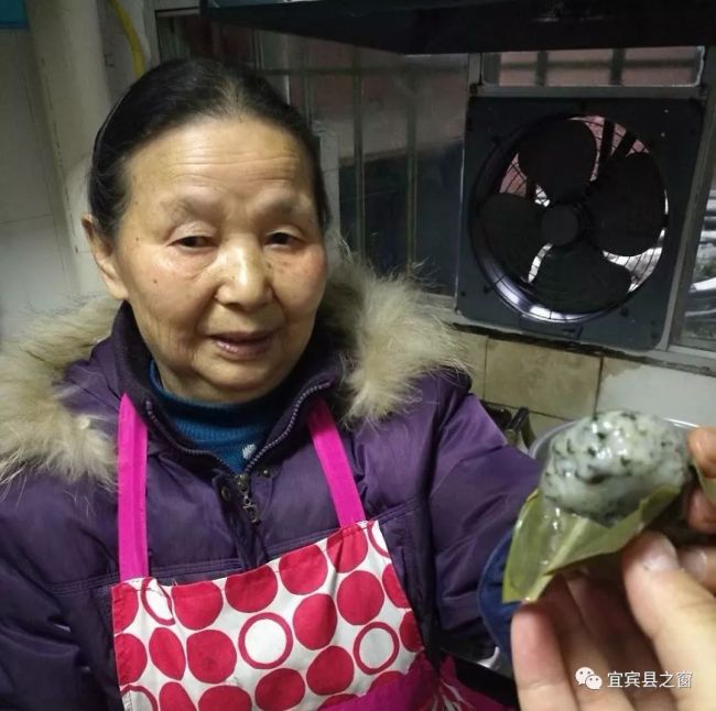 女生回姥姥家感慨還是小時候的味道 重溫舊時光