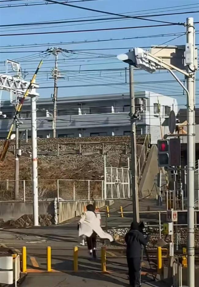  遇難女孩父母到日本悼念