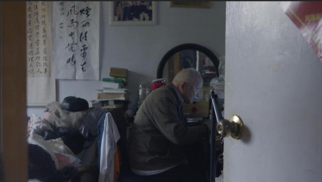 84歲老人照顧3個(gè)重病家人20年,！