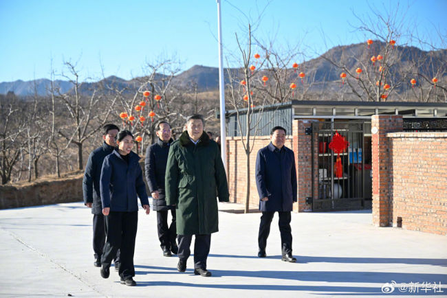 习近平在辽宁葫芦岛市看望慰问受灾群众：人民群众最困难的时候，党和政府就是大家最强大的依靠