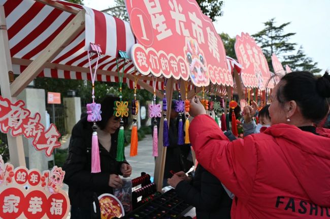 首個世界非遺版春節(jié)年味滿滿 崇明非遺集市熱鬧非凡