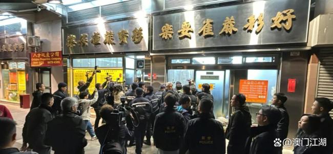 两派黑帮酒吧内持刀混战，香港警方介入调查