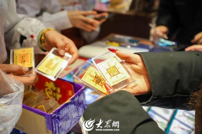 新春將近黃金市場走熱 購金熱潮迎新年