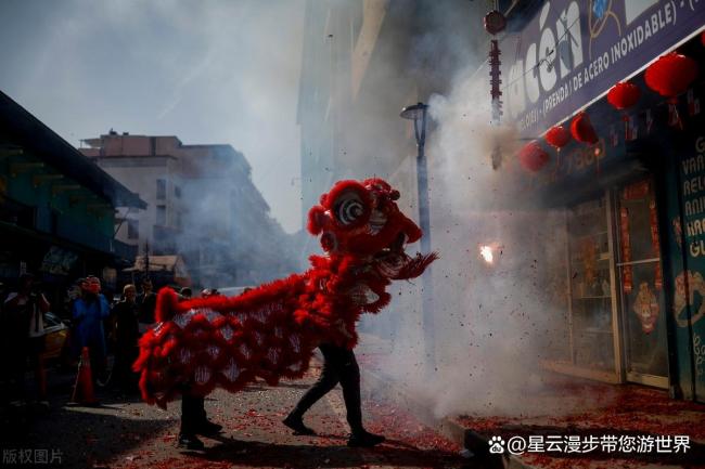 巴拿马喜迎中国蛇年春节