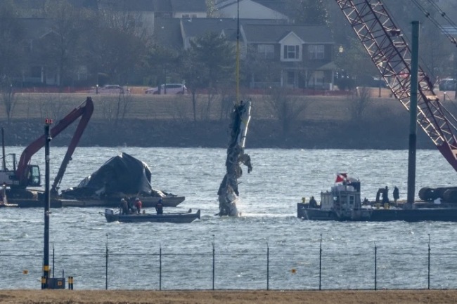 美國撞機(jī)事故遇難者遺體均被找到 66人身份已確認(rèn)