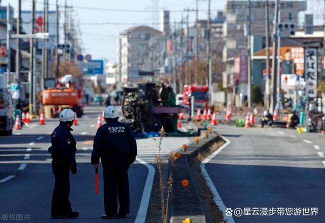 日本名古屋一道路塌陷 救援遲緩引質(zhì)疑