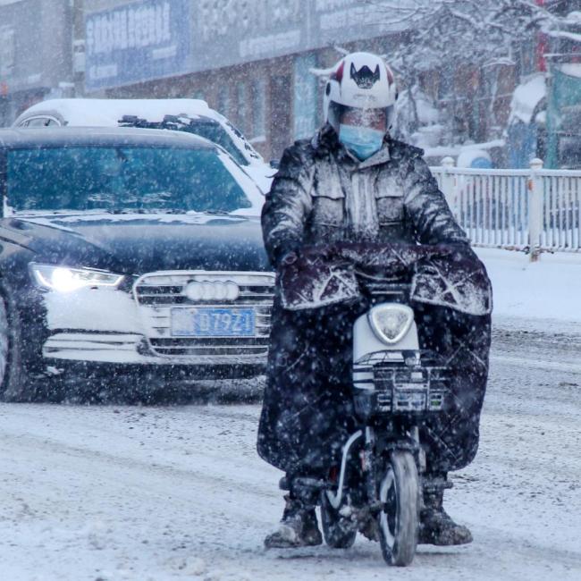 蛇年首场寒潮登场 大范围地区将降温6-8℃ 中东部迎气温最低点