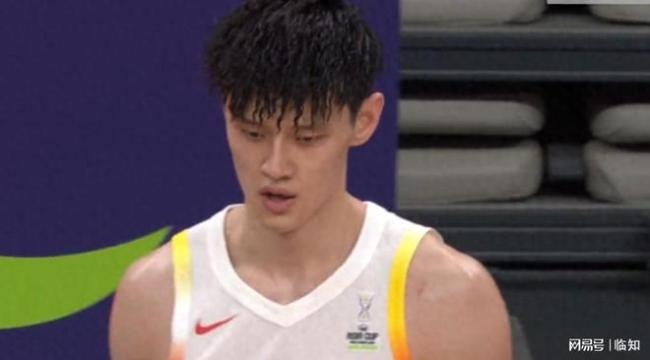 攻防俱佳！中国队对阵日本开局轰8-0 曾凡博钉板血帽