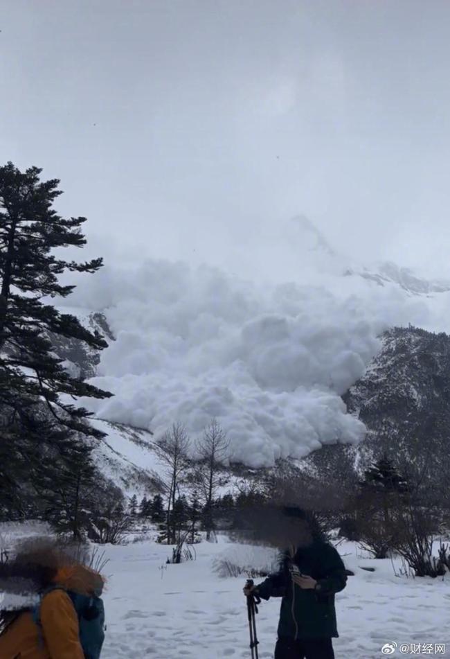 雪崩親歷者講述雪崩瞬間