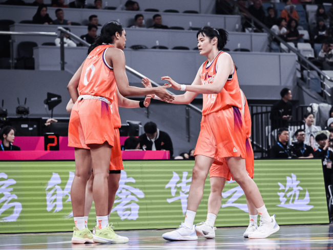 轟29 6奪MVP,！中國(guó)女籃又一24歲2米王牌崛起 內(nèi)線新星閃耀全明星