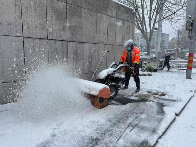 濟(jì)南啟動(dòng)清雪一級(jí)應(yīng)急 全力保障道路暢通