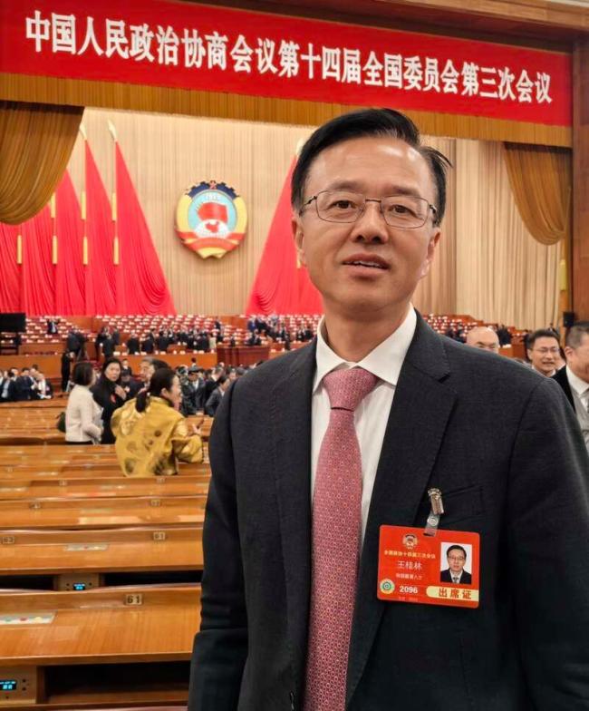 委员：建议建立国家动物园