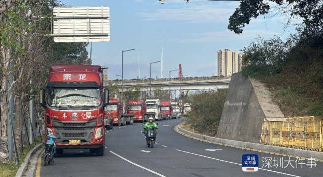 深圳一高中外貨車大擺龍門陣 違停亂象引擔憂