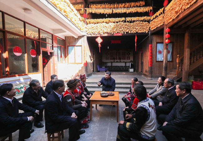 学习进行时｜习近平总书记的“板凳座谈会”