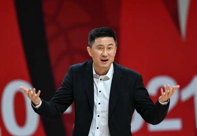 20时，杜锋摊牌，官宣决定，广东队批准，朱芳雨早有准备 外助诊治冲刺季后赛