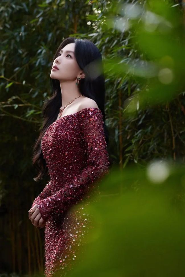 刘诗诗竹林红裙杀疯了 美到窒息的仙气Buff