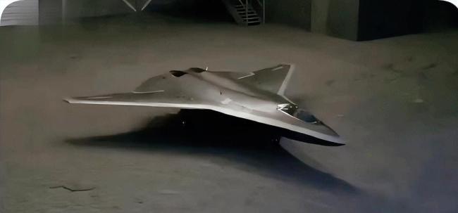 专家解读歼-50双机编队试飞 动态隐身震撼全球