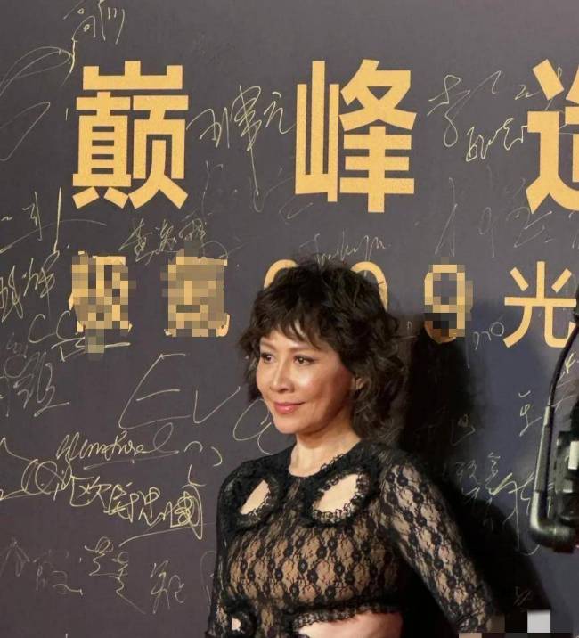 59岁刘嘉玲与张柏芝同框 状态差距明显