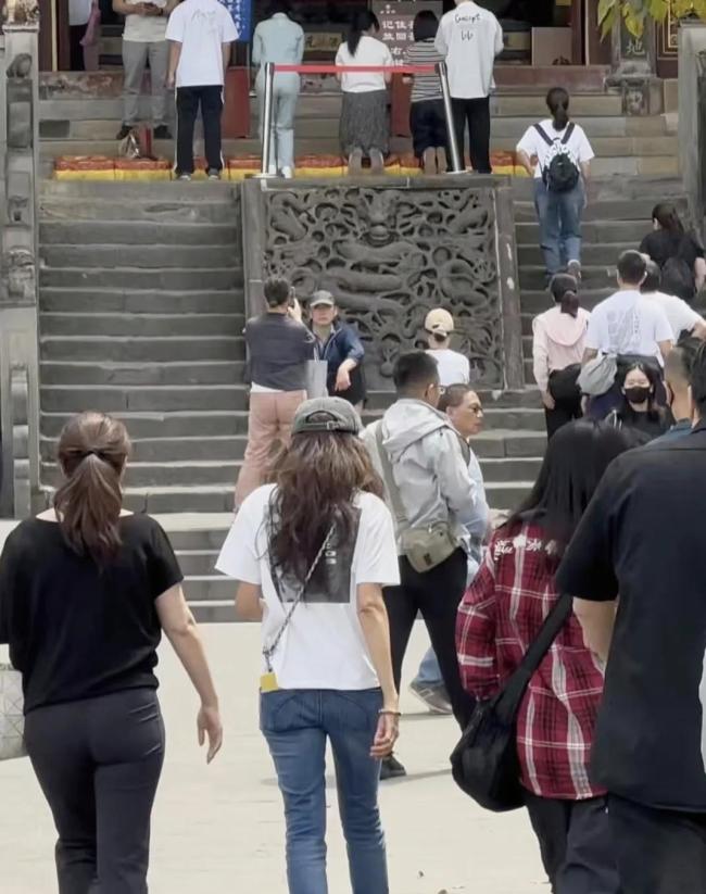 莫文蔚演唱会经典曲目点燃重庆之夜 巨星魅力四射