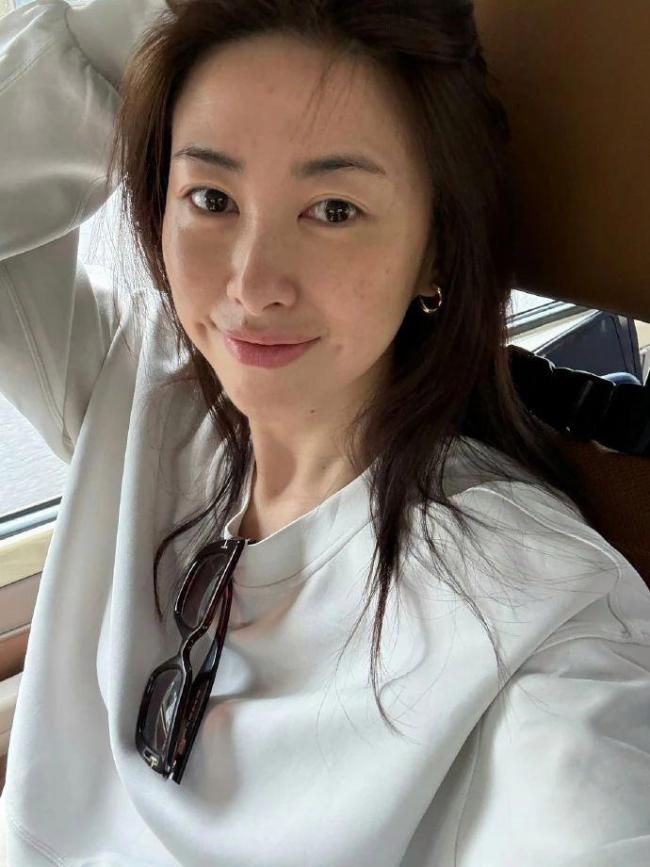 朱珠带了整整四个月妆 敬业与象征的均衡