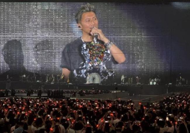谢霆锋演唱会是英皇年会吧 星光熠熠齐助阵