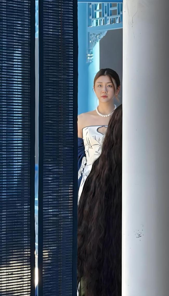 黄晓明身后的是陈梦 国乒女神跨界亮相