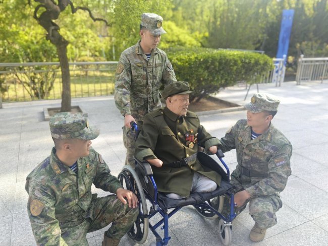 抗美援朝老戰(zhàn)士周全弟“回家”了 歡迎英雄回家