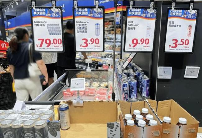 五一最火窮鬼超市被3萬人搬空貨架 消費降級浪潮重構生活
