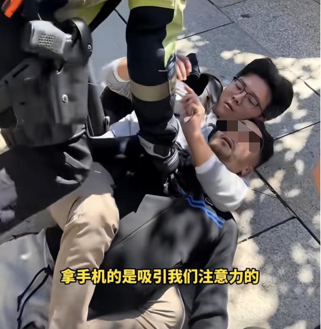 中國小伙西班牙裸絞擒賊 對方抹淚 勇敢行為獲點贊