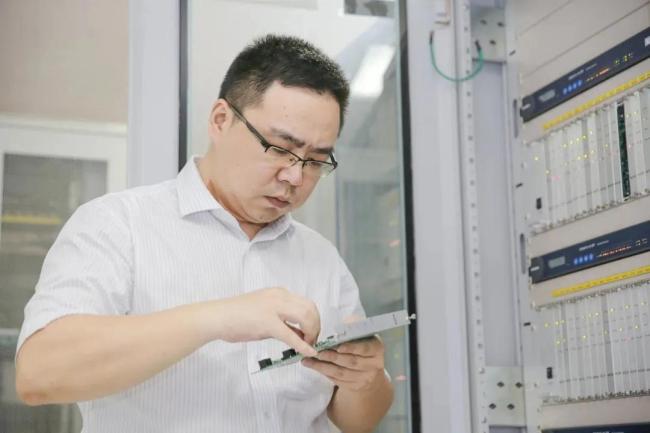 歐洲大停電 中國一電工意外紅了 0.13秒恢復(fù)電力絕技