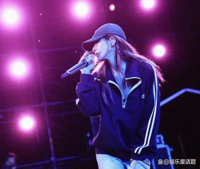 赵露思音乐节大屏 公益与跨界闪耀舞台