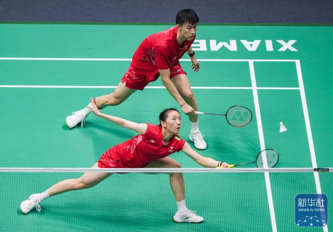 寧波運(yùn)動員王昶隨隊捧回蘇迪曼杯 中國隊三戰(zhàn)全勝晉級八強(qiáng)