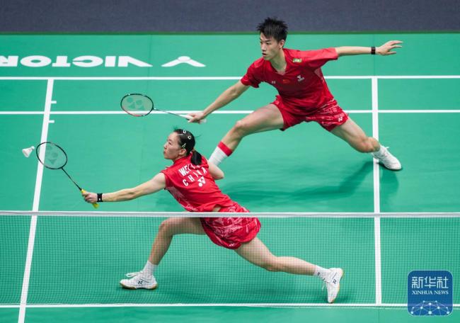寧波運(yùn)動員王昶隨隊捧回蘇迪曼杯 中國隊三戰(zhàn)全勝晉級八強(qiáng)