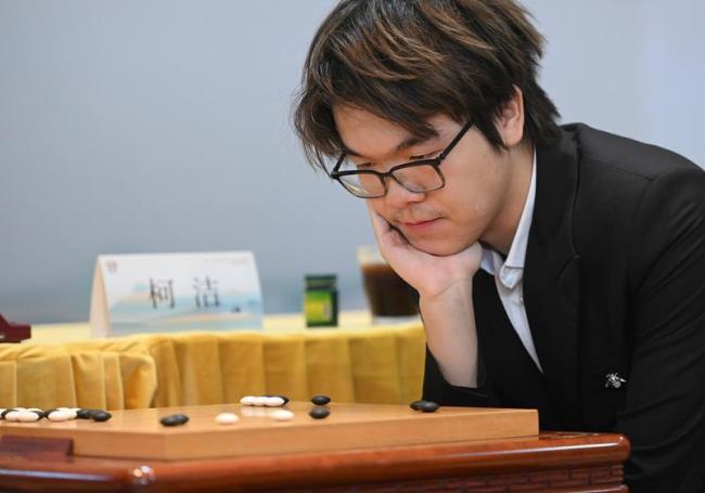 韓國棋院公布死子新規(guī)，為柯潔改規(guī)則,？想多了,，退1步進(jìn)2步還在死撐 爭議解決機(jī)制待完善