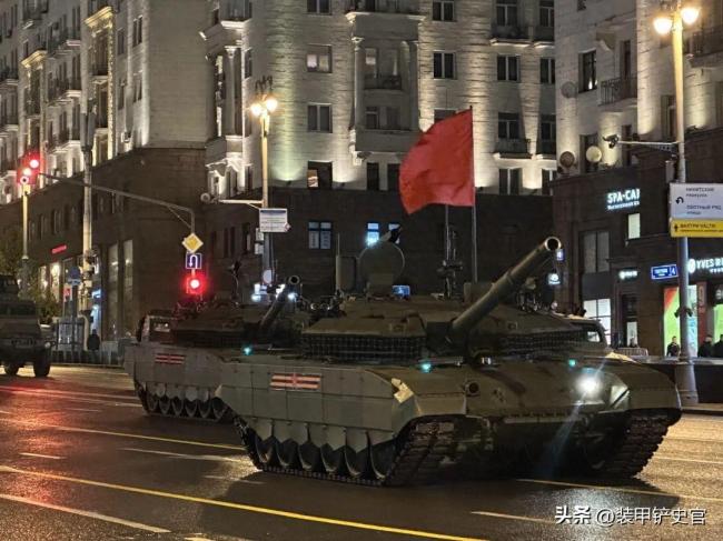 俄坦克工業(yè)能否復(fù)蘇 閱兵式展現(xiàn)復(fù)蘇跡象