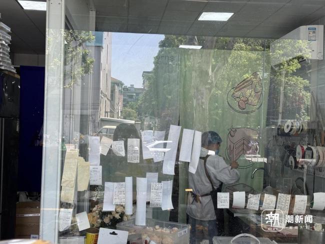 杭州年輕人的母親節(jié)過法太超前了 鮮花與蛋糕預(yù)訂熱潮