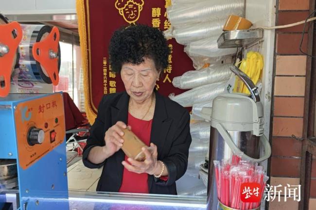 10元手沖咖啡阿姨爆火一年后現(xiàn)狀 回歸平淡生活